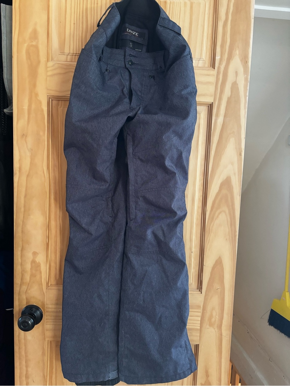 Women’s Dakine Dark Blue/denim look Snow/Ski Pants size small